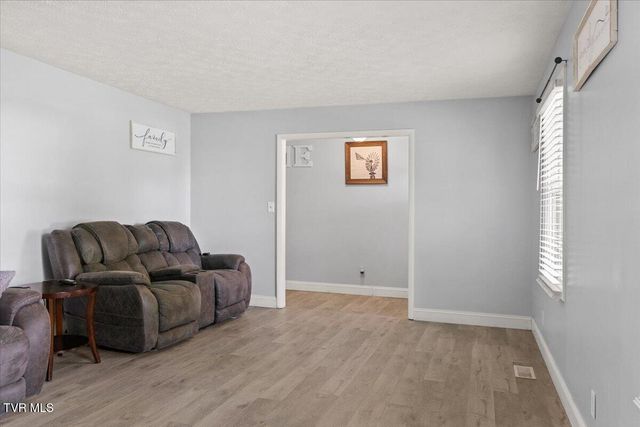 913 Ithaca Street, Mount Carmel, TN 37645