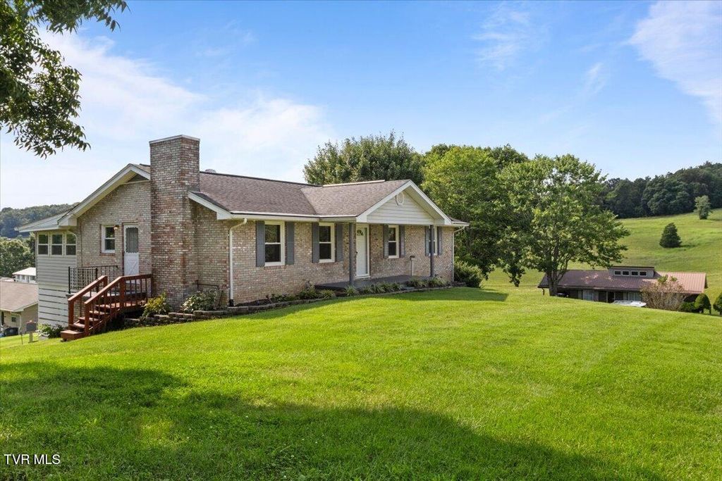 913 Ithaca Street, Mount Carmel, TN 37645