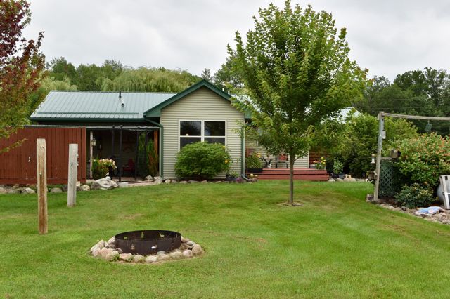 1610 Plum Street, Grasston, MN 55030