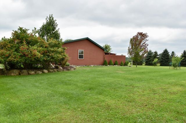 1610 Plum Street, Grasston, MN 55030