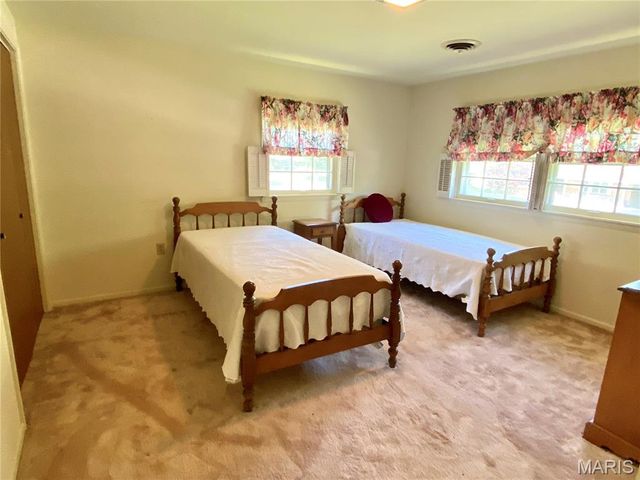 303 Kramer Drive, Sikeston, MO 63801