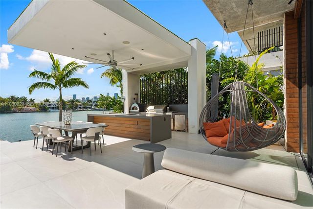 310 S Hibiscus Dr, Miami Beach, FL 33139