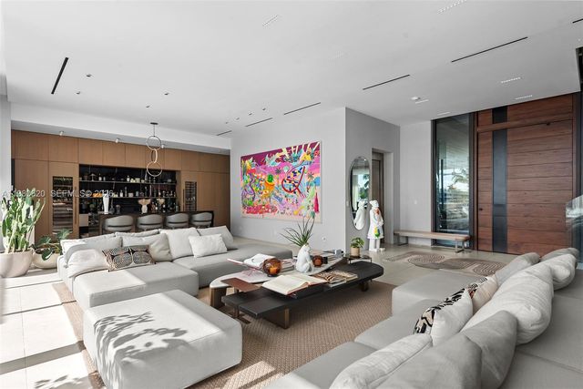 310 S Hibiscus Dr, Miami Beach, FL 33139