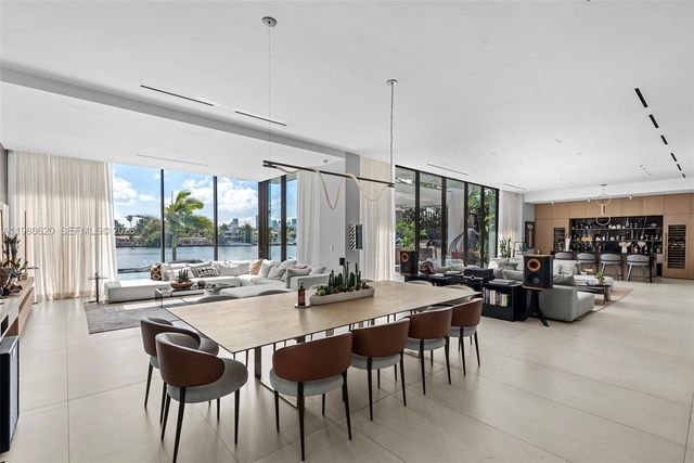 310 S Hibiscus Dr, Miami Beach, FL 33139