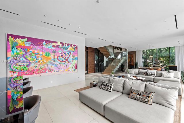 310 S Hibiscus Dr, Miami Beach, FL 33139