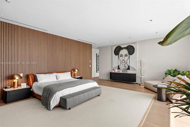 310 S Hibiscus Dr, Miami Beach, FL 33139