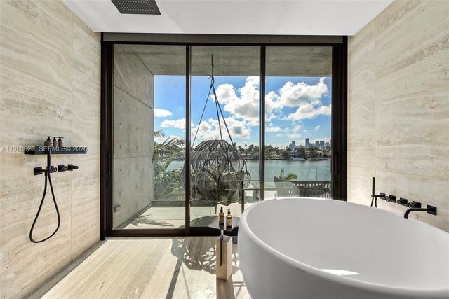 310 S Hibiscus Dr, Miami Beach, FL 33139