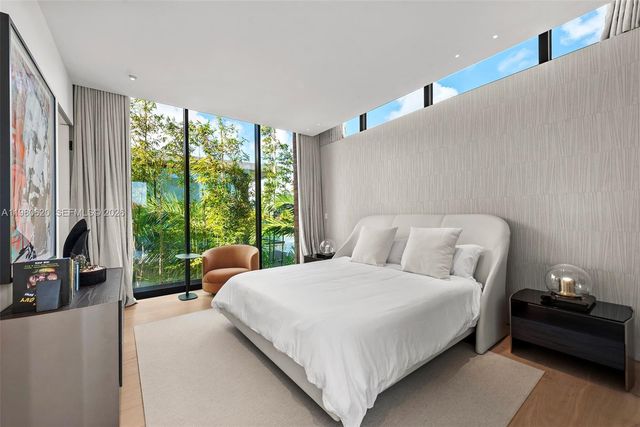 310 S Hibiscus Dr, Miami Beach, FL 33139