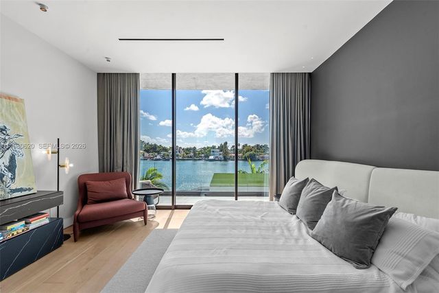 310 S Hibiscus Dr, Miami Beach, FL 33139