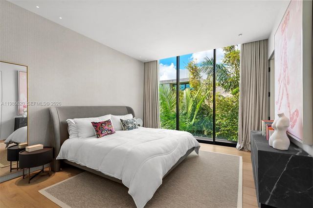 310 S Hibiscus Dr, Miami Beach, FL 33139