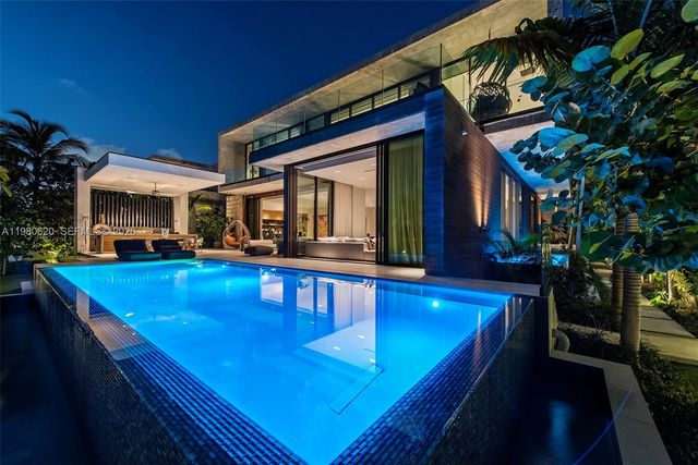 310 S Hibiscus Dr, Miami Beach, FL 33139