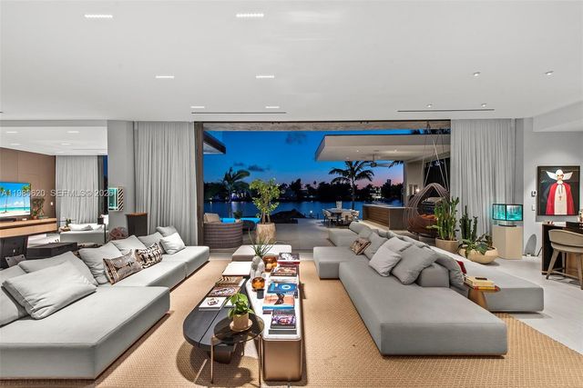 310 S Hibiscus Dr, Miami Beach, FL 33139