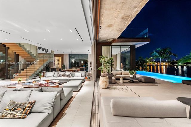 310 S Hibiscus Dr, Miami Beach, FL 33139