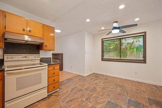 3721 Thornhill Dr, Sacramento, CA 95826