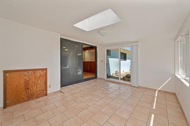 3721 Thornhill Dr, Sacramento, CA 95826