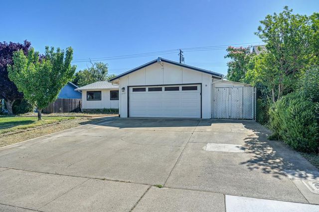 3721 Thornhill Dr, Sacramento, CA 95826