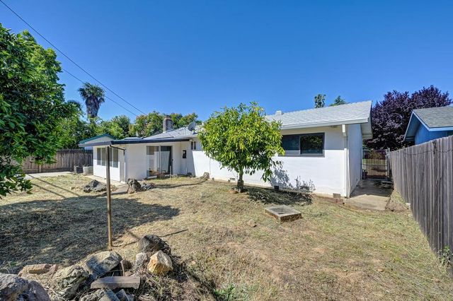 3721 Thornhill Dr, Sacramento, CA 95826