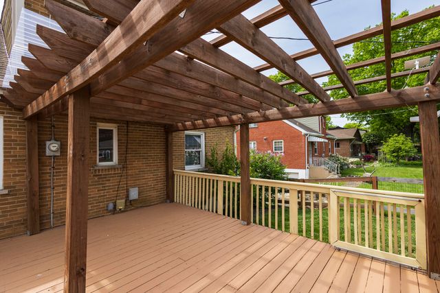1592 St Anthony Circle, Fort Wright, KY 41011