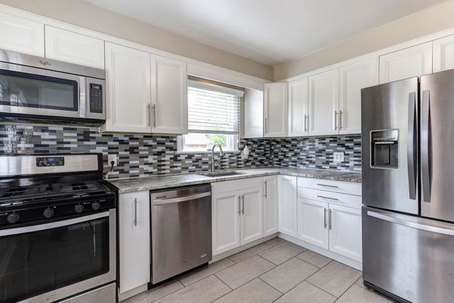1592 St Anthony Circle, Fort Wright, KY 41011