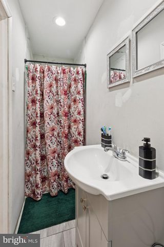 2221 S 17TH ST, Philadelphia, PA 19145