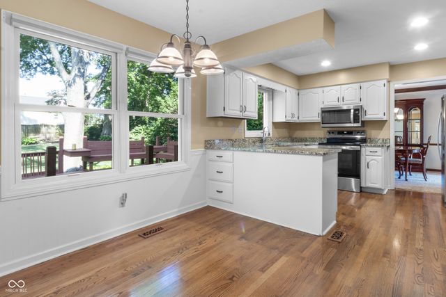 10194 Briar Creek Lane, Carmel, IN 46033