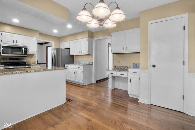 10194 Briar Creek Lane, Carmel, IN 46033