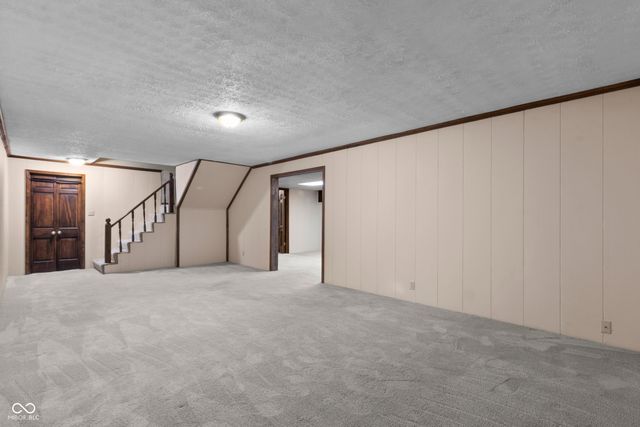 10194 Briar Creek Lane, Carmel, IN 46033