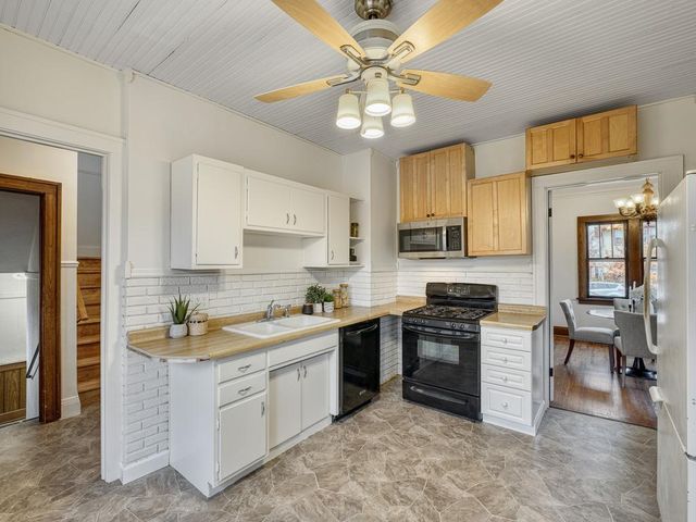 4011 18th Avenue S, Minneapolis, MN 55407