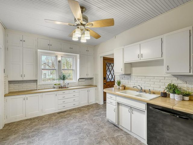 4011 18th Avenue S, Minneapolis, MN 55407