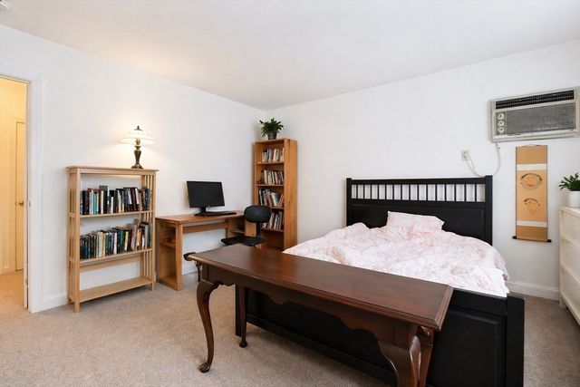 33 Paul St 24, Newton, MA 02459