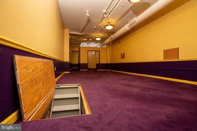 220 N CHURCH ST, Philadelphia, PA 19106