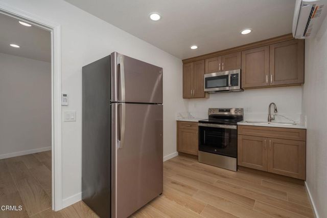 1004 Jurymast Drive 2, Oxnard, CA 93030