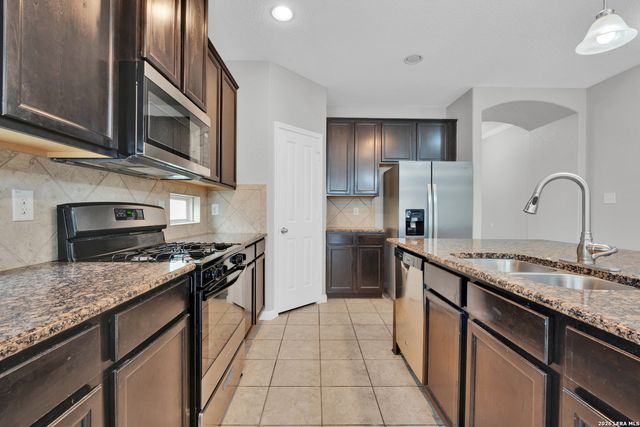 8427 Cedar Meadows, San Antonio, TX 78254