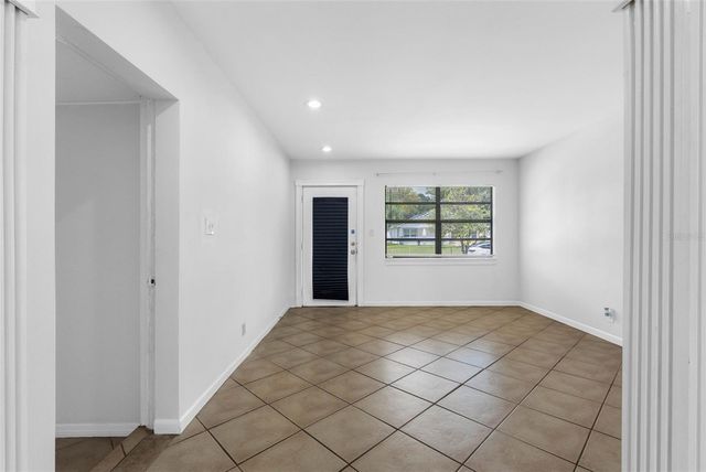 2405 E ANNIE STREET, Tampa, FL 33612