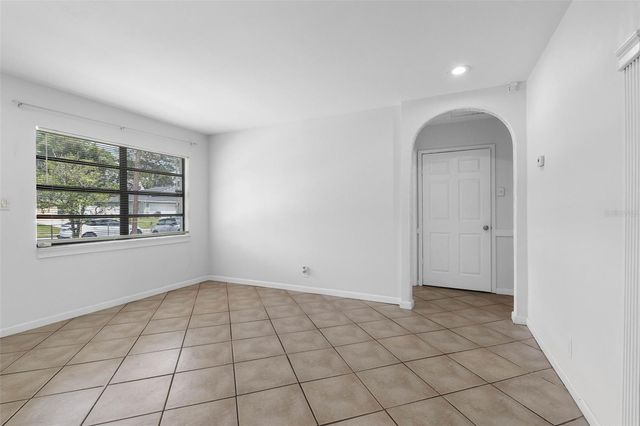 2405 E ANNIE STREET, Tampa, FL 33612