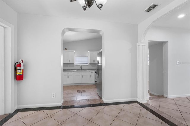 2405 E ANNIE STREET, Tampa, FL 33612