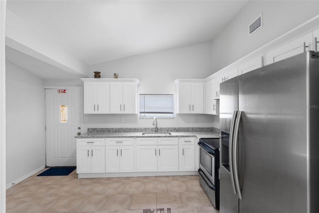 2405 E ANNIE STREET, Tampa, FL 33612