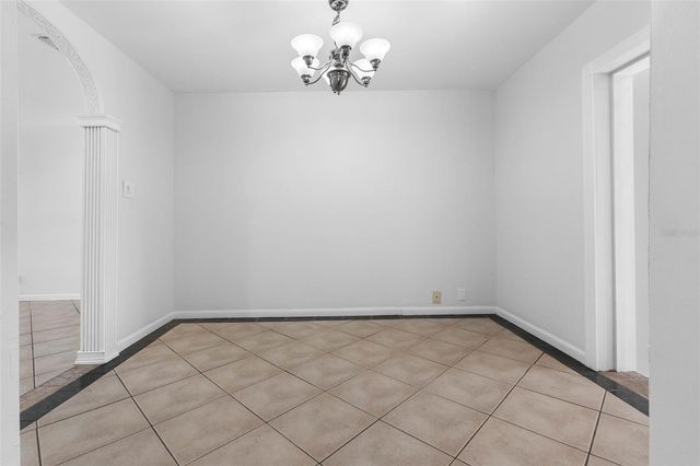 2405 E ANNIE STREET, Tampa, FL 33612