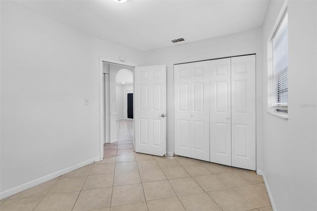 2405 E ANNIE STREET, Tampa, FL 33612