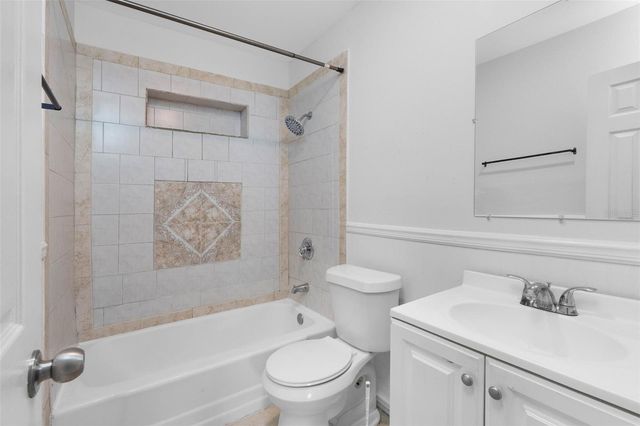 2405 E ANNIE STREET, Tampa, FL 33612