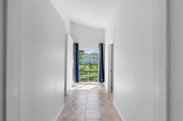 2405 E ANNIE STREET, Tampa, FL 33612