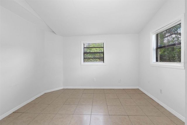 2405 E ANNIE STREET, Tampa, FL 33612