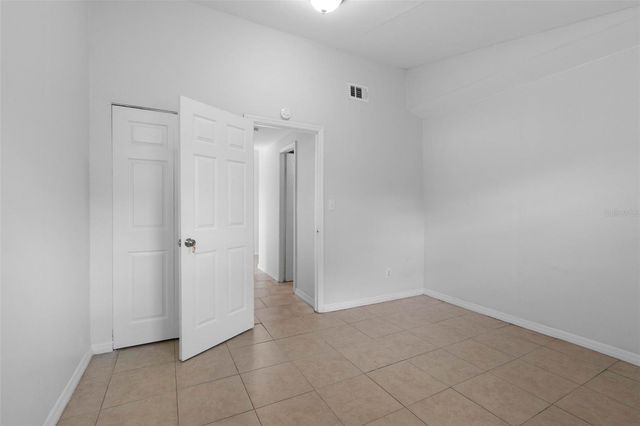 2405 E ANNIE STREET, Tampa, FL 33612