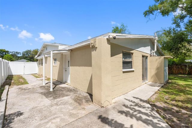 2405 E ANNIE STREET, Tampa, FL 33612