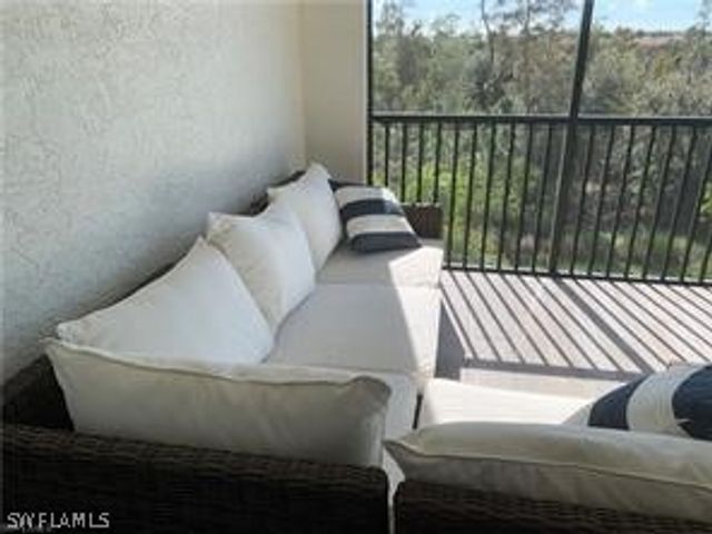 16390 Viansa WAY 1-202, Naples, FL 34110