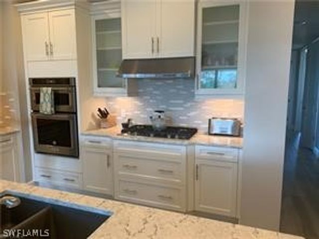 16390 Viansa WAY 1-202, Naples, FL 34110