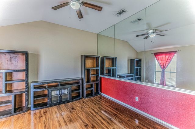 812 Passive Drive, Cedar Hill, TX 75104