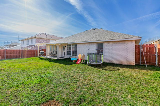 812 Passive Drive, Cedar Hill, TX 75104