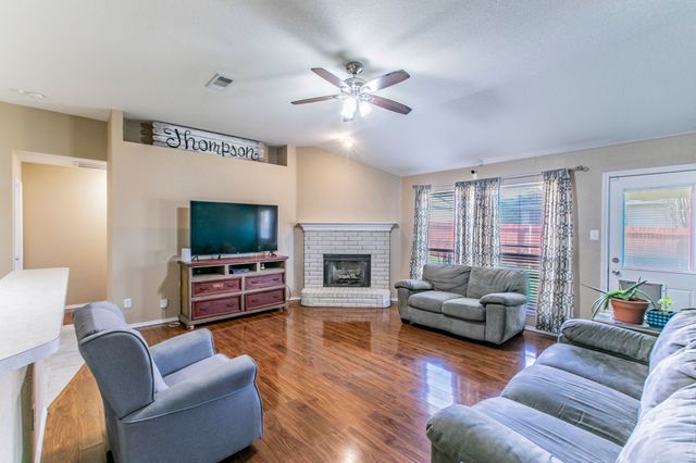 812 Passive Drive, Cedar Hill, TX 75104