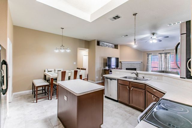 812 Passive Drive, Cedar Hill, TX 75104